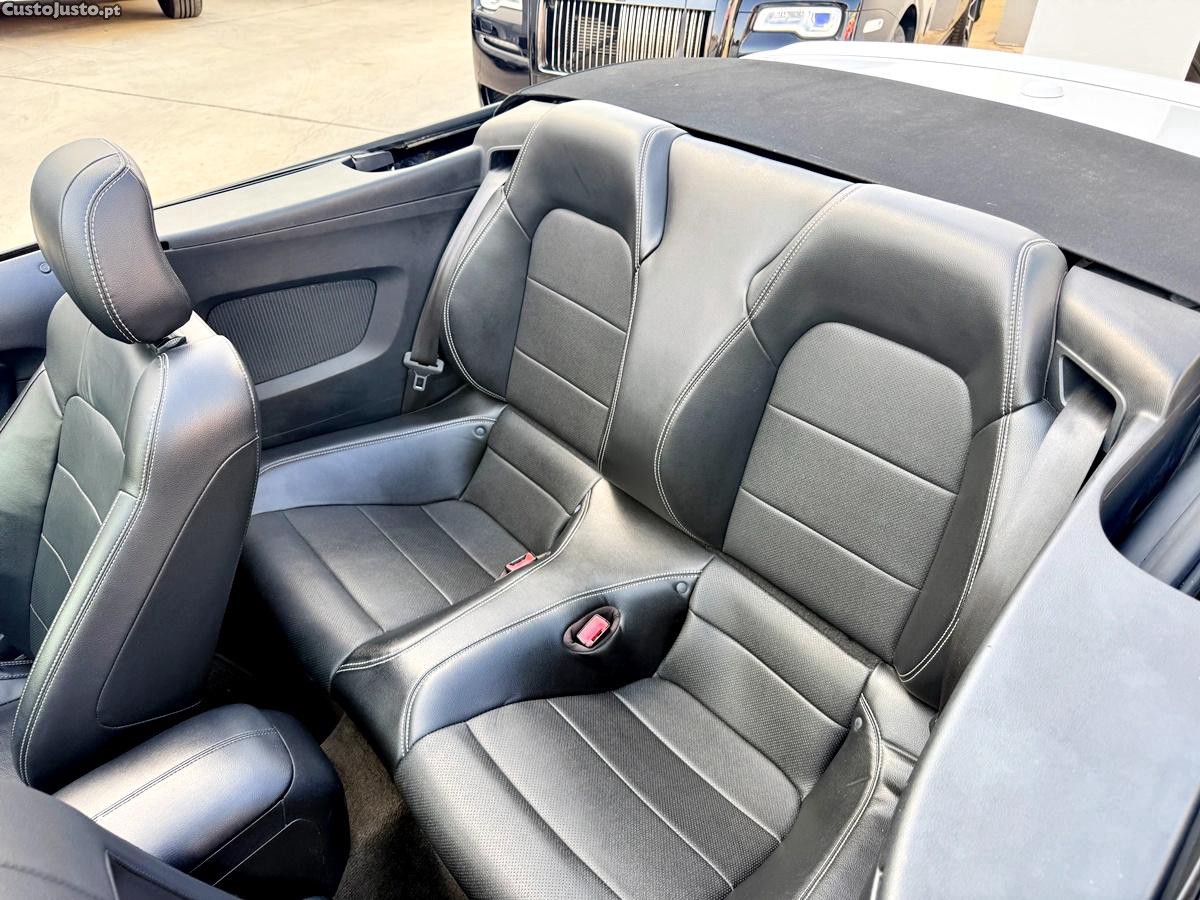 Ford Mustang 2.3 Convertible — fotografia 30