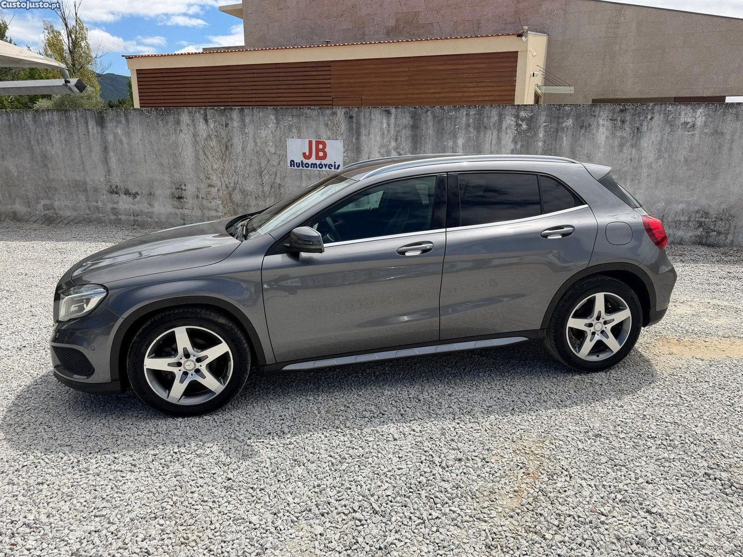 Mercedes-Benz GLA 200 d AMG Line Aut. — fotografia 10
