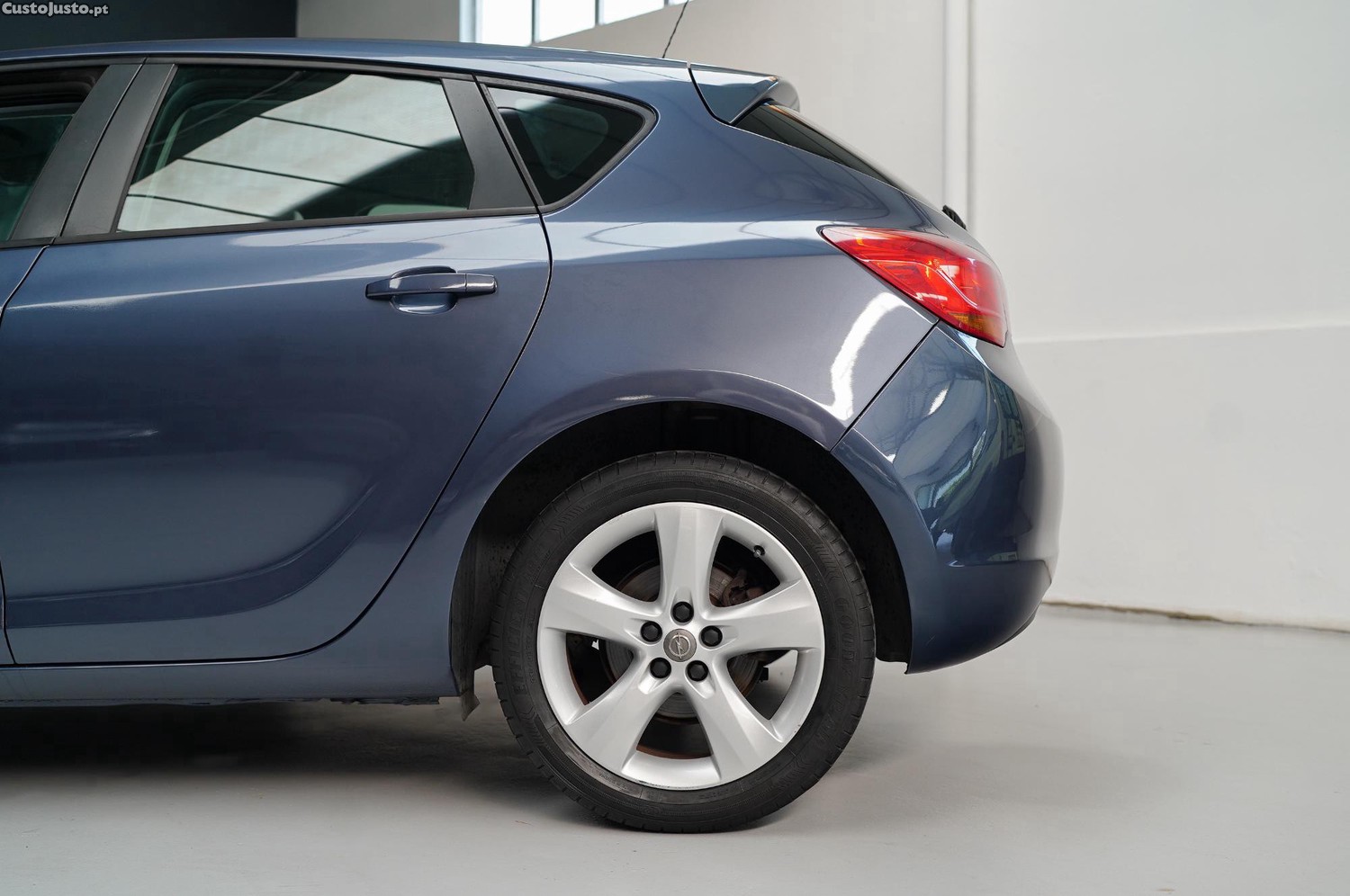 Opel Astra 1.4 Cosmo S/S — fotografia 4