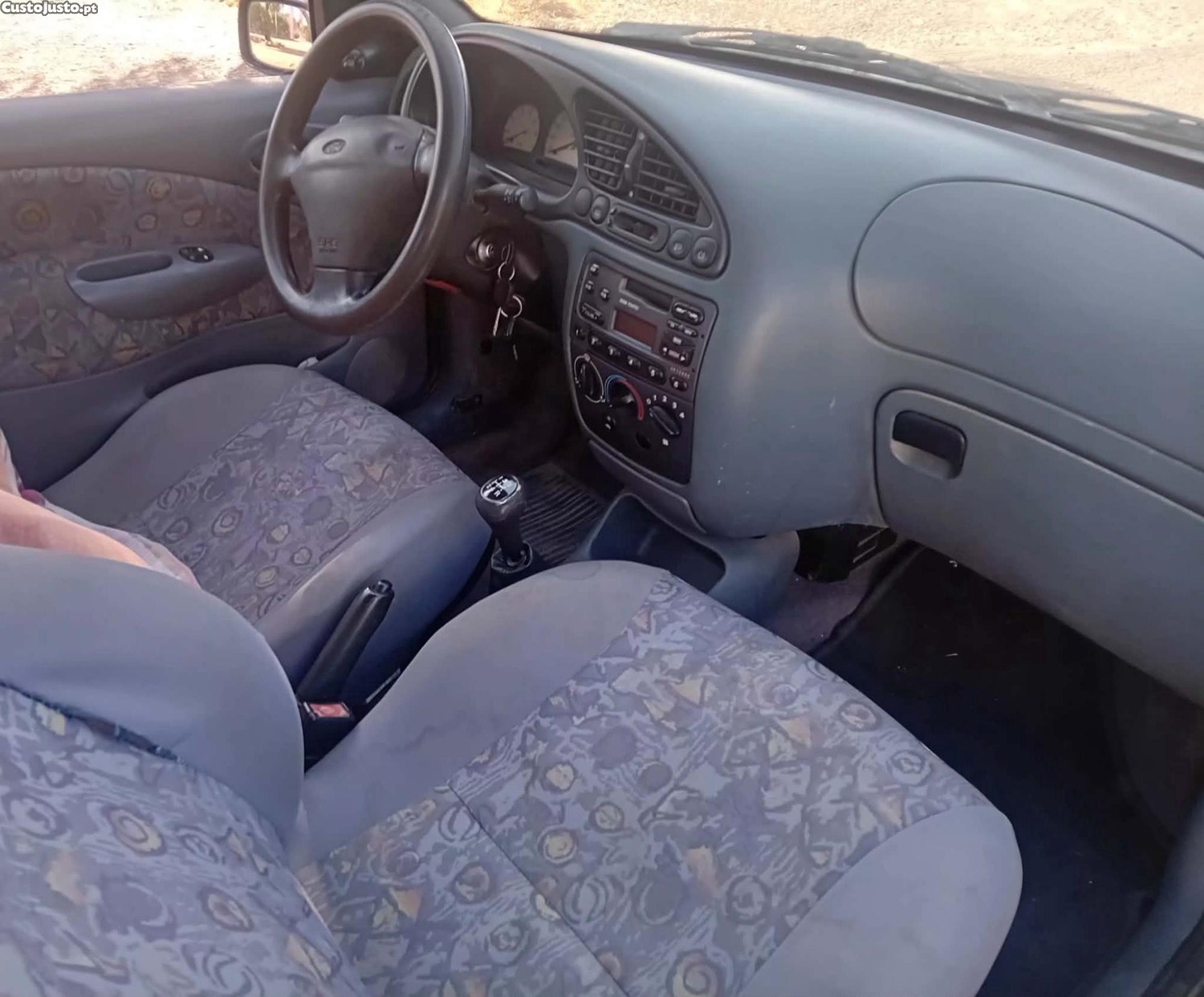 Ford Fiesta 1.2cc tecno — fotografia 3