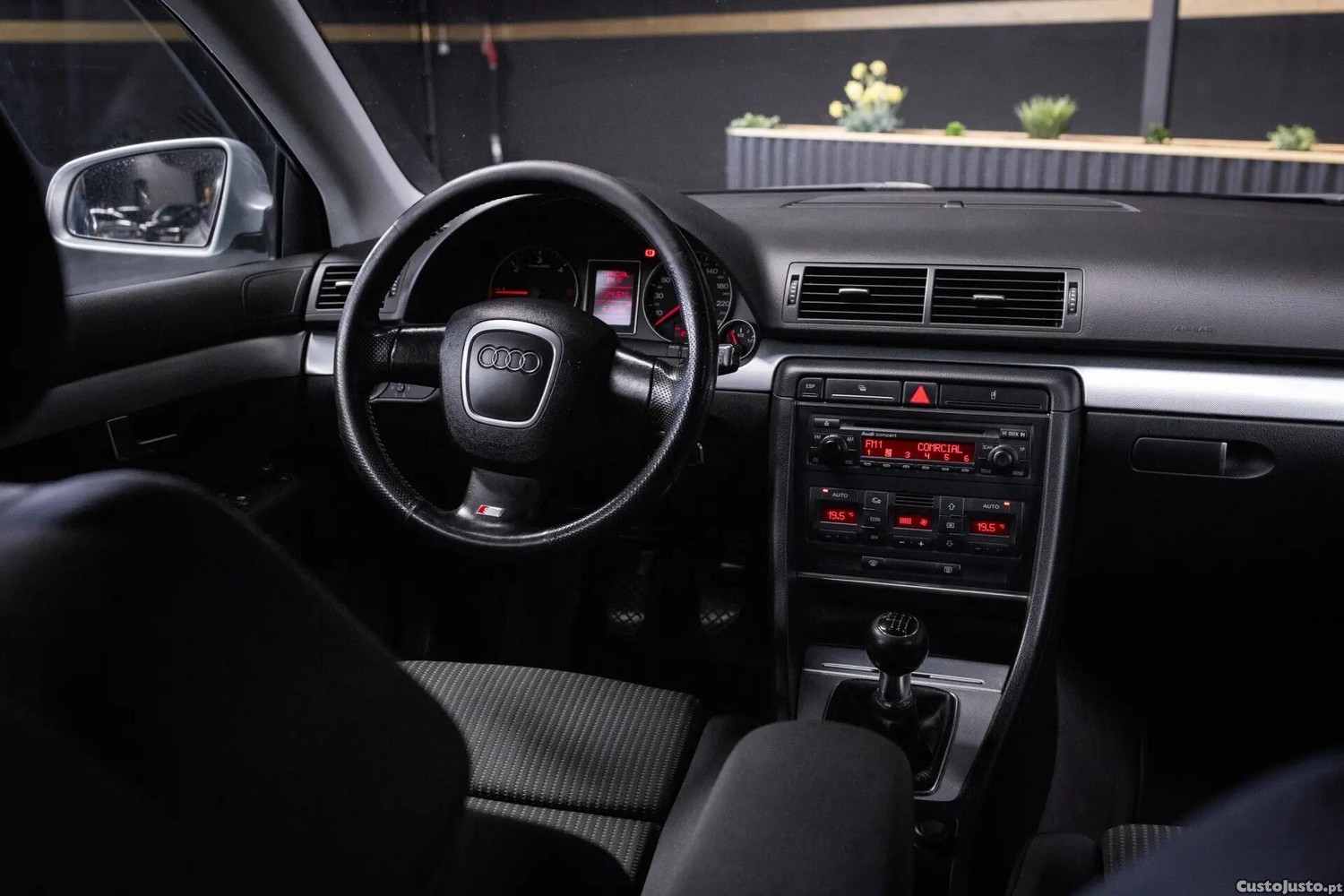 Audi A4 2.0 TDI S-line — fotografia 9