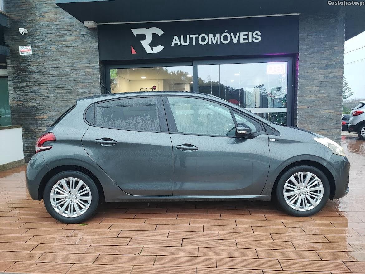 Peugeot 208 Style 1.6 HDI — fotografia 8