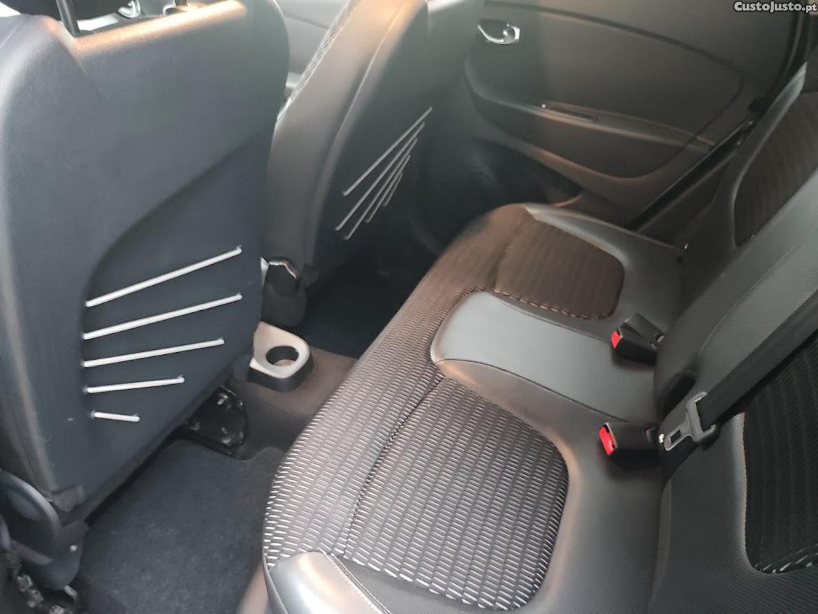 Renault Captur Exclusive 0.9 TCe — fotografia 2