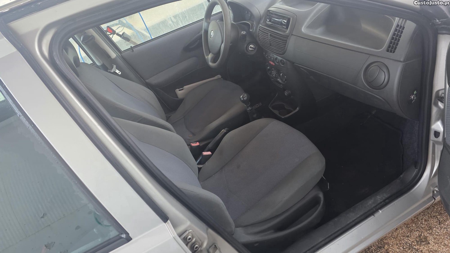 Fiat Punto 1.2 Gasolina-Impecável-Oportunidade! — fotografia 8