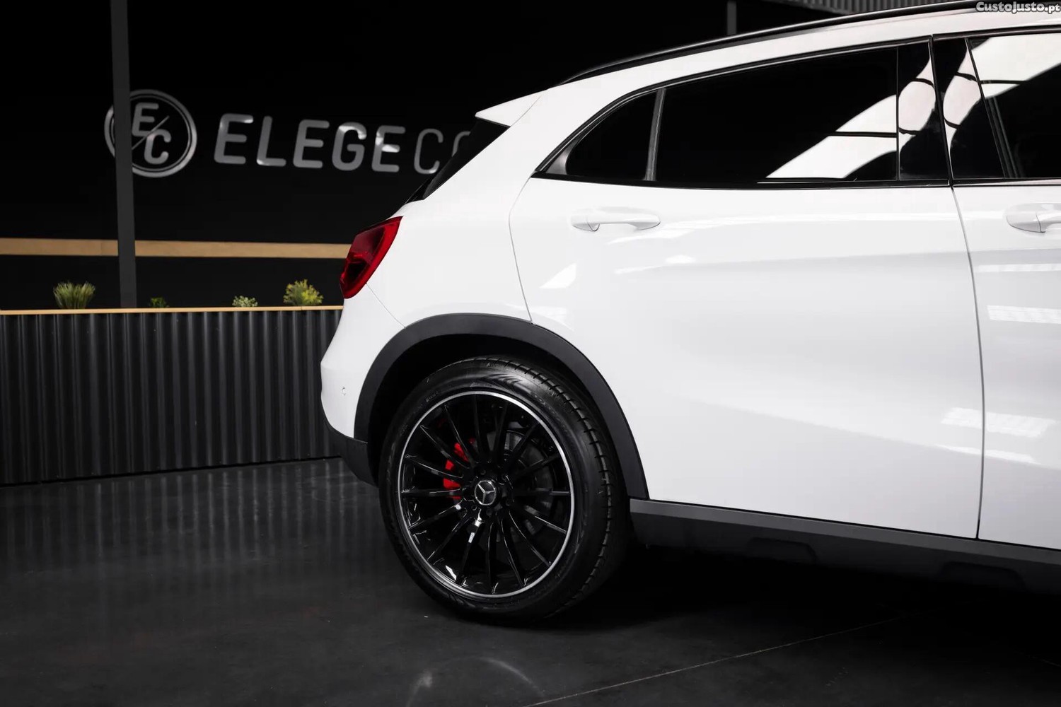 Mercedes-Benz GLA 180 Style Aut. — fotografia 16
