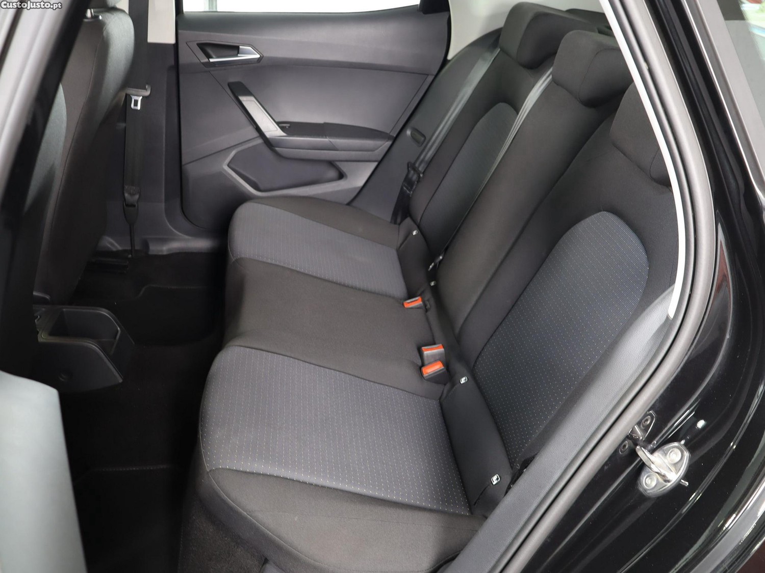 SEAT Arona 1.0 TSI FR DSG — fotografia 12
