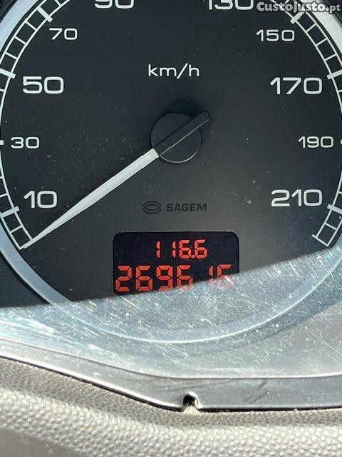 Peugeot 307 1.4 HDi XT — fotografia 3