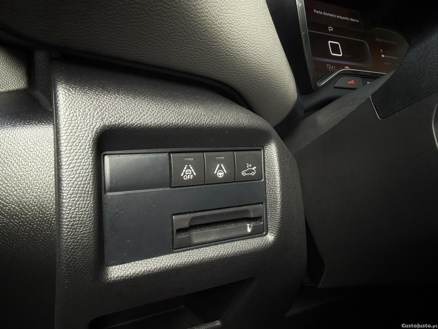 Citroën C5 Aircross 1.5 BlueHDi Shine Pack EAT8 — fotografia 8