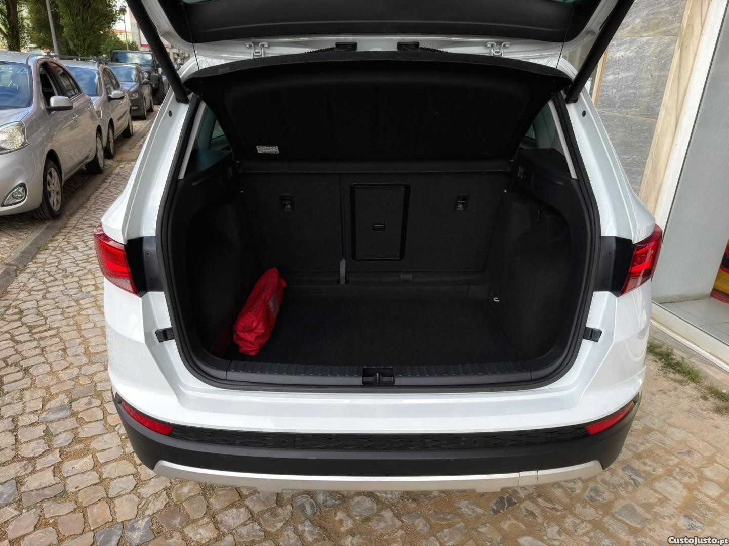 SEAT Ateca 1.6 TDI Ecomotive Reference — fotografia 2