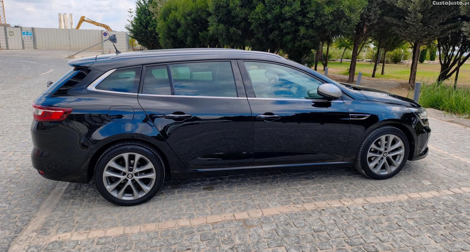 Renault Mégane Grandtour (GT Line) — fotografia 9