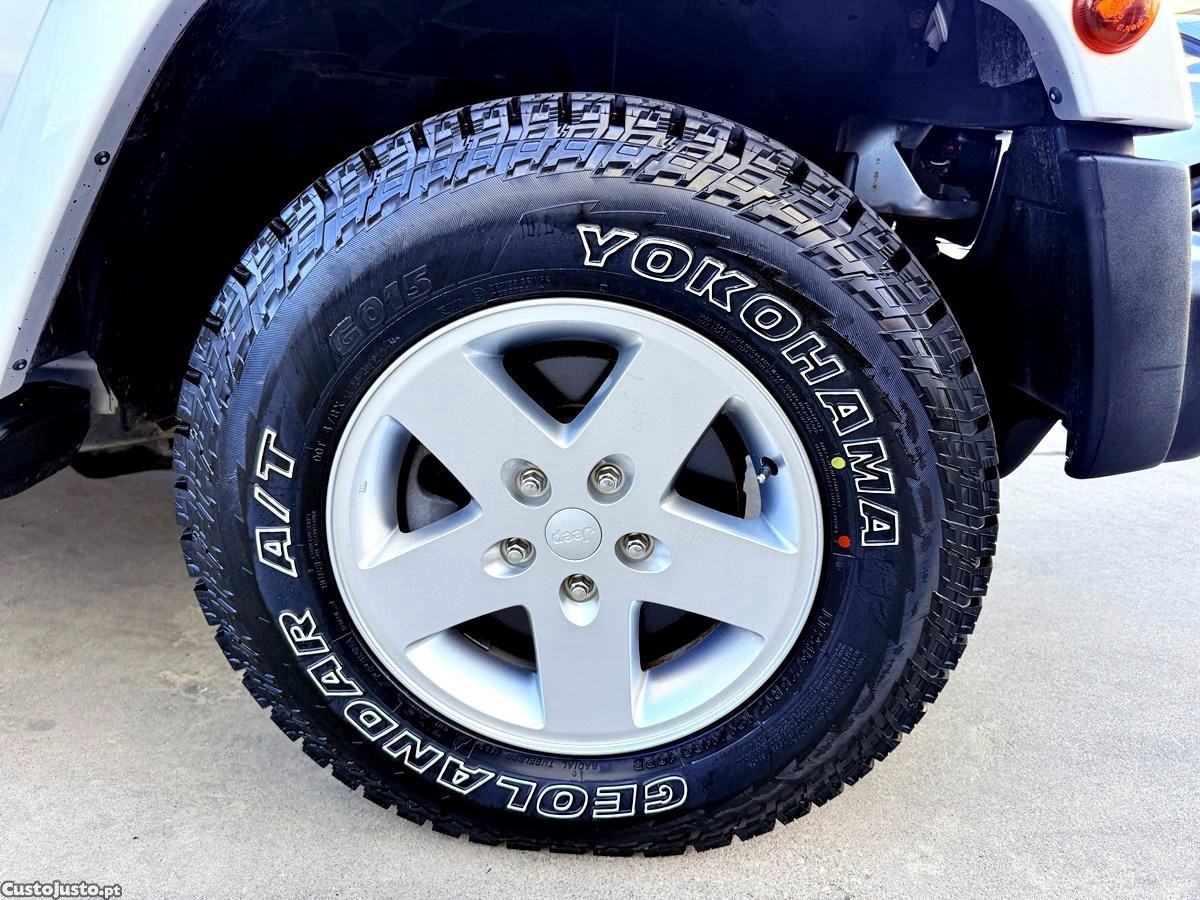 Jeep Wrangler Sahara Unlimited — fotografia 18