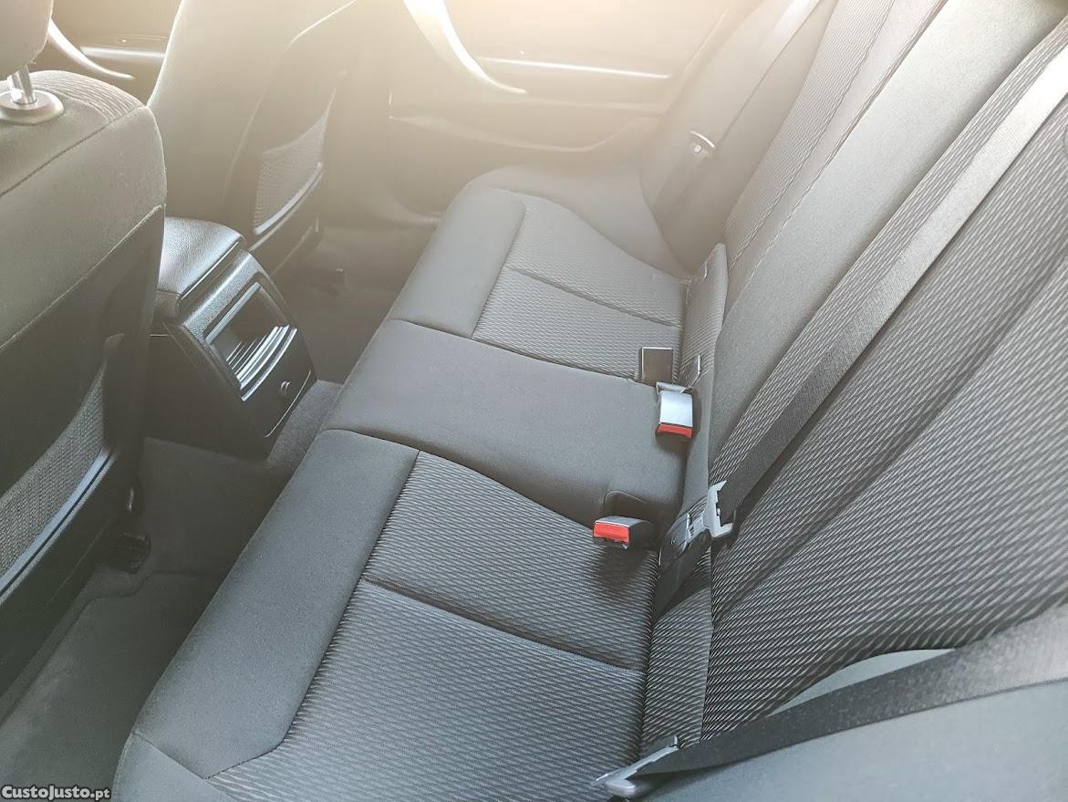 BMW 116 d ED Advantage — fotografia 2