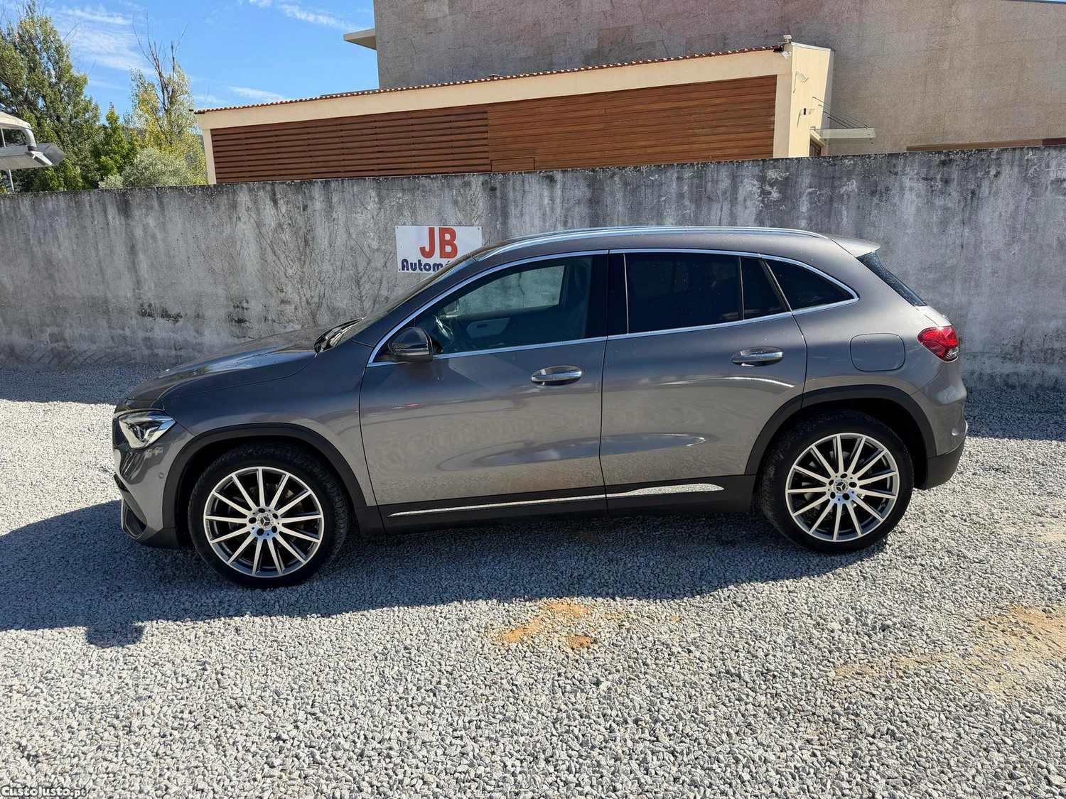 Mercedes-Benz GLA 250 e AMG Line — fotografia 13