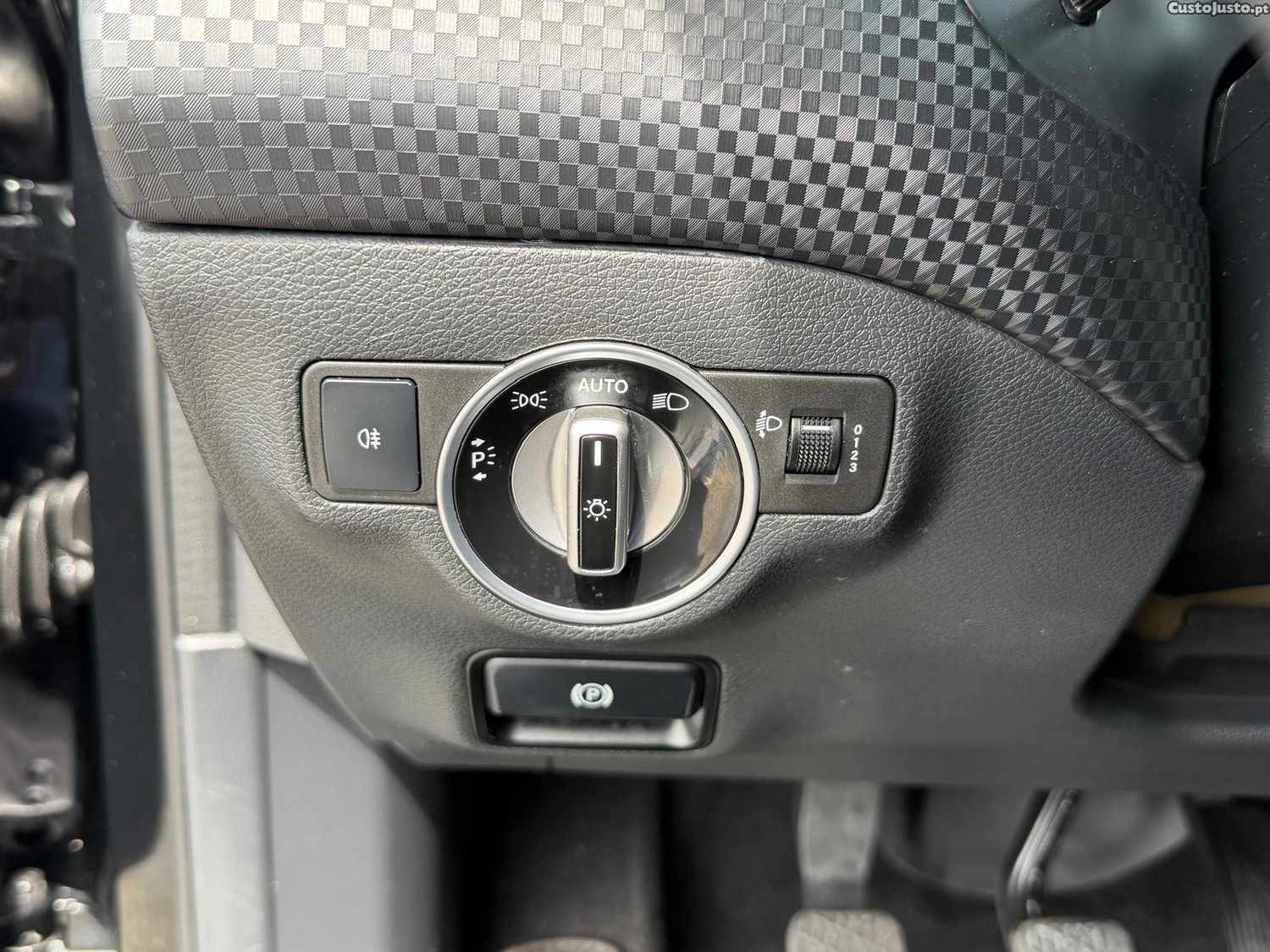 Mercedes-Benz A 160 d Urban — fotografia 9
