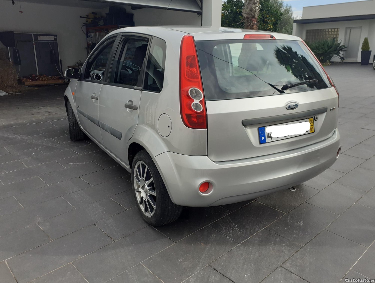 Ford Fiesta 1.4 tdci 5 lugares - 06 — photo 5