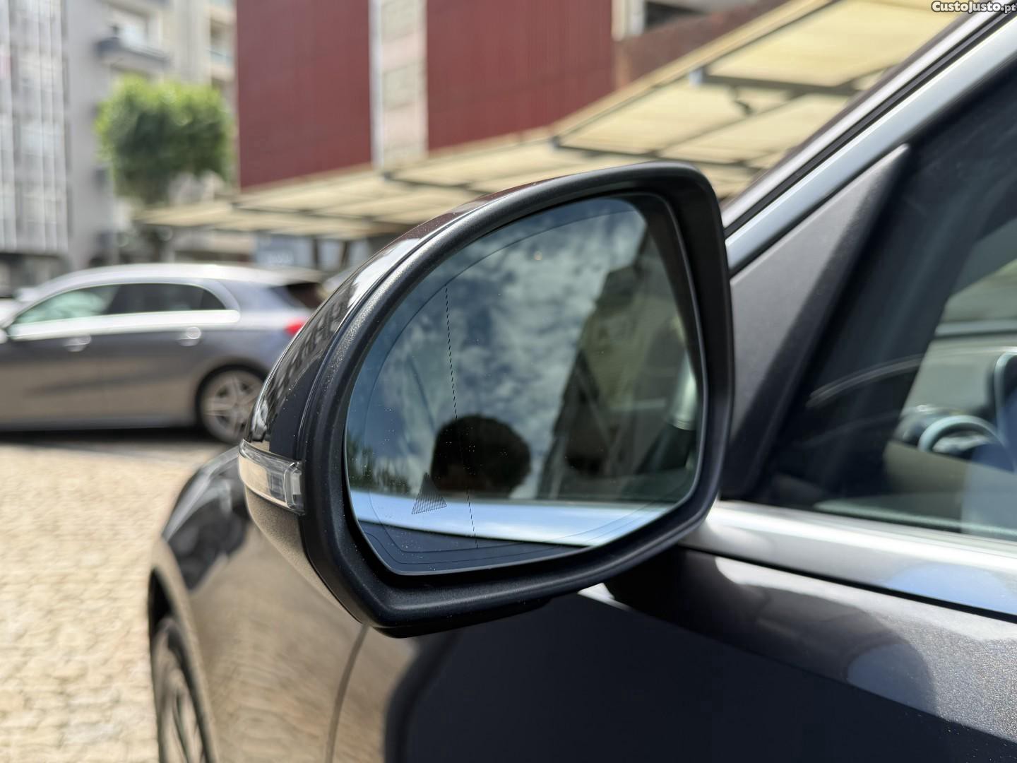 Mercedes-Benz C 300 e Avantgarde — fotografia 6