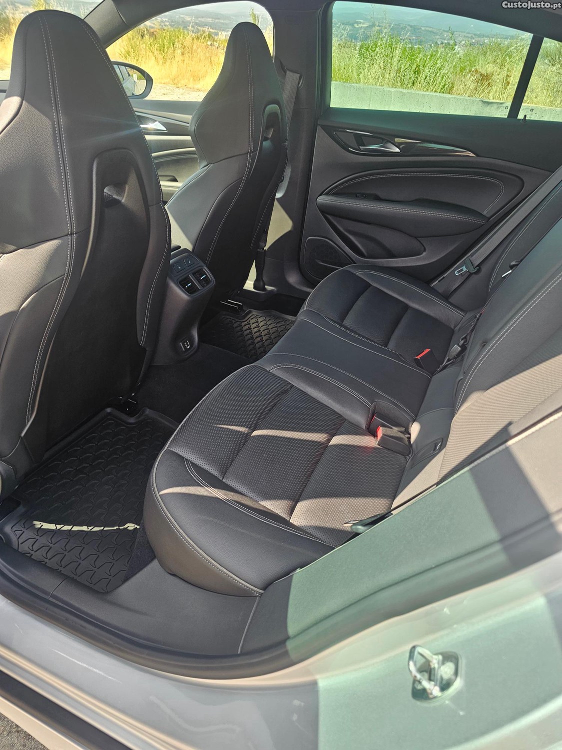 Opel Insignia Grand Sport — fotografia 2