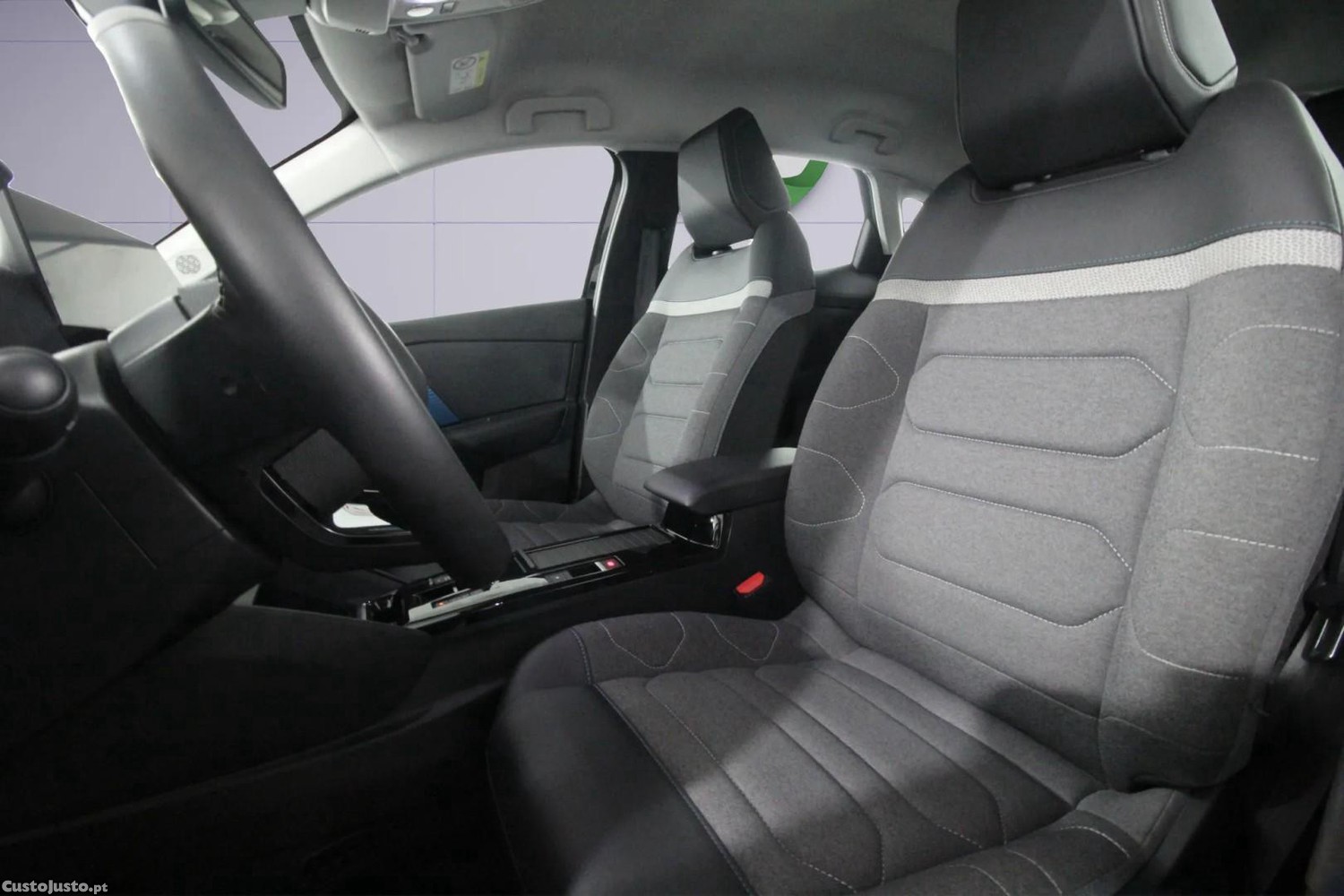 Citroën e-C4 50 kWh Shine — fotografia 8