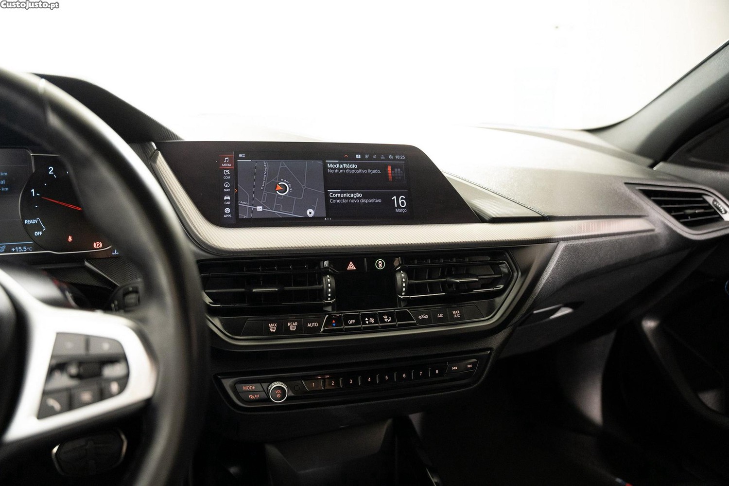BMW 116 d Pack Desportivo M Auto — fotografia 13