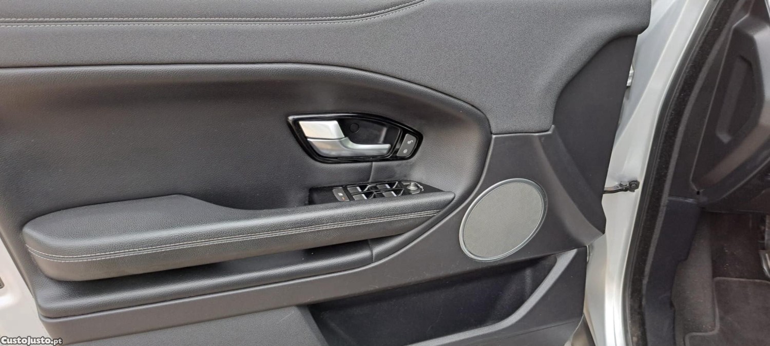 Land Rover Evoque 2.0 e D4 SE — fotografia 4
