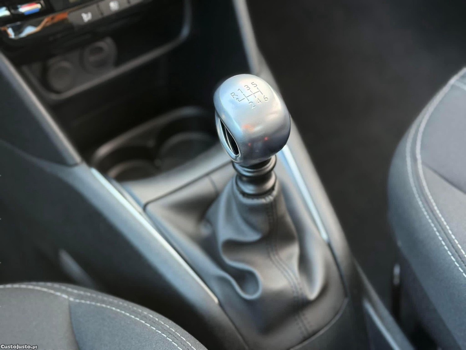 Peugeot 208 1.5 BlueHDi Allure — fotografia 4
