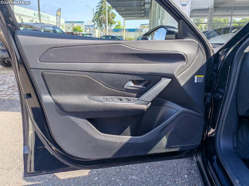 Peugeot 308 1.5 BlueHDi Active P — fotografia 12