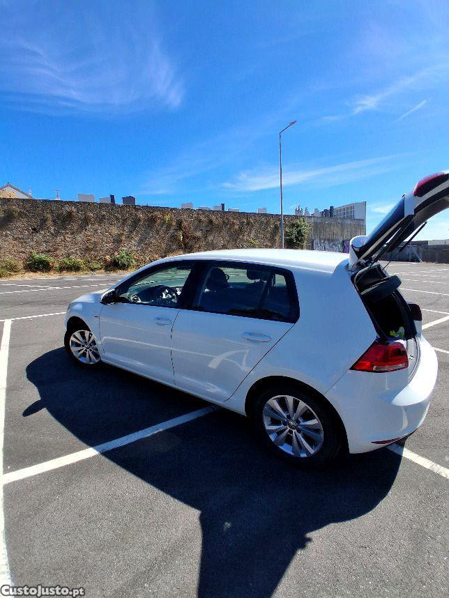Volkswagen Golf 1.6 TDI Bluemotion Confortline — fotografia 9