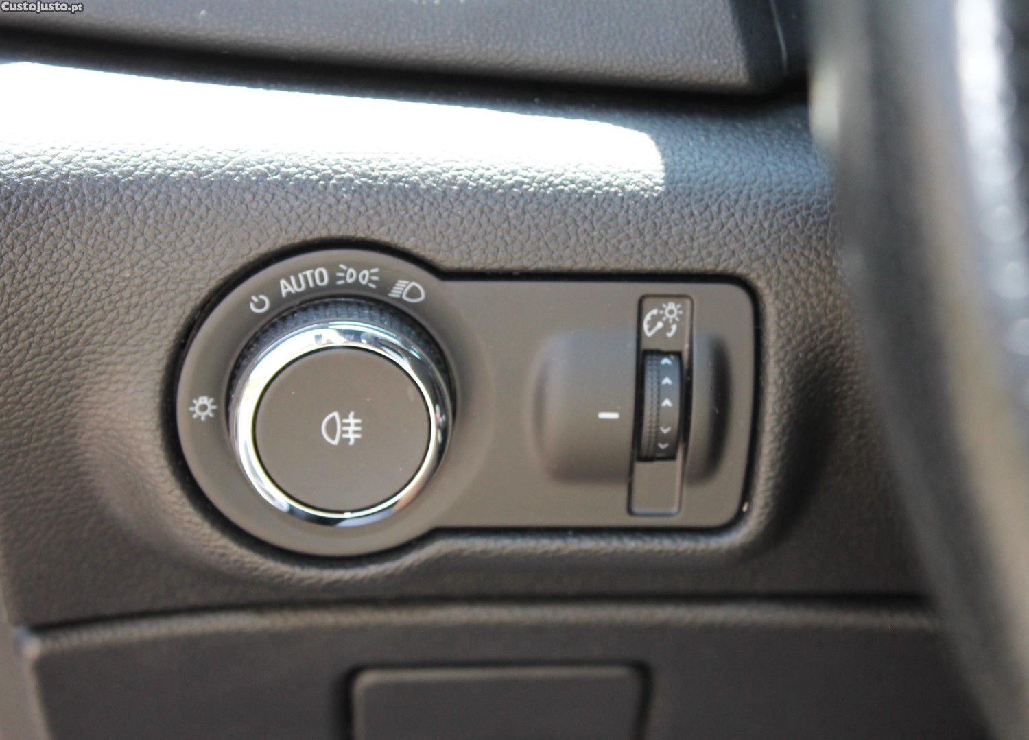 Opel Astra OPC 2.0T — fotografia 5