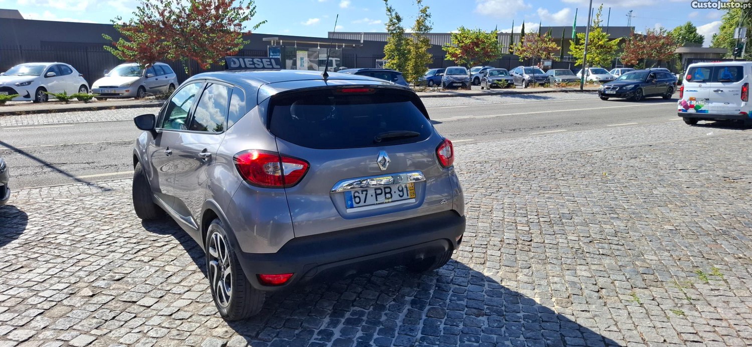 Renault Captur 1.500DCI 110CV NACIONAL — fotografia 23