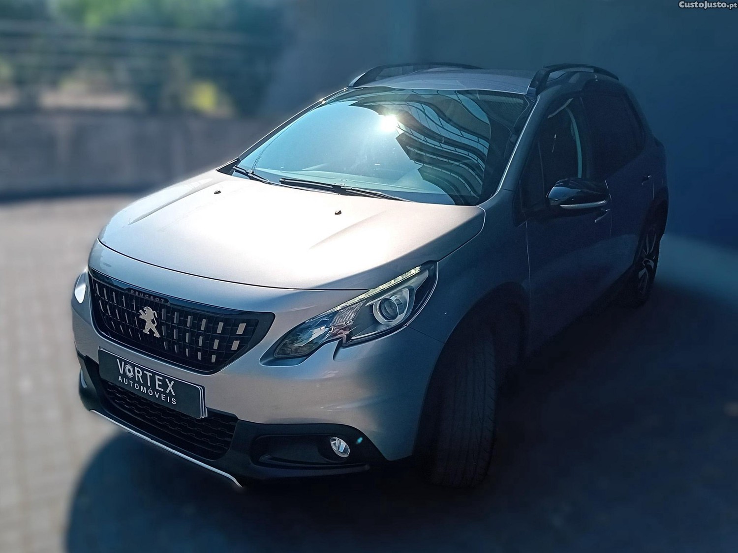 Peugeot 2008 1.2 PureTech GT Line — fotografia 17