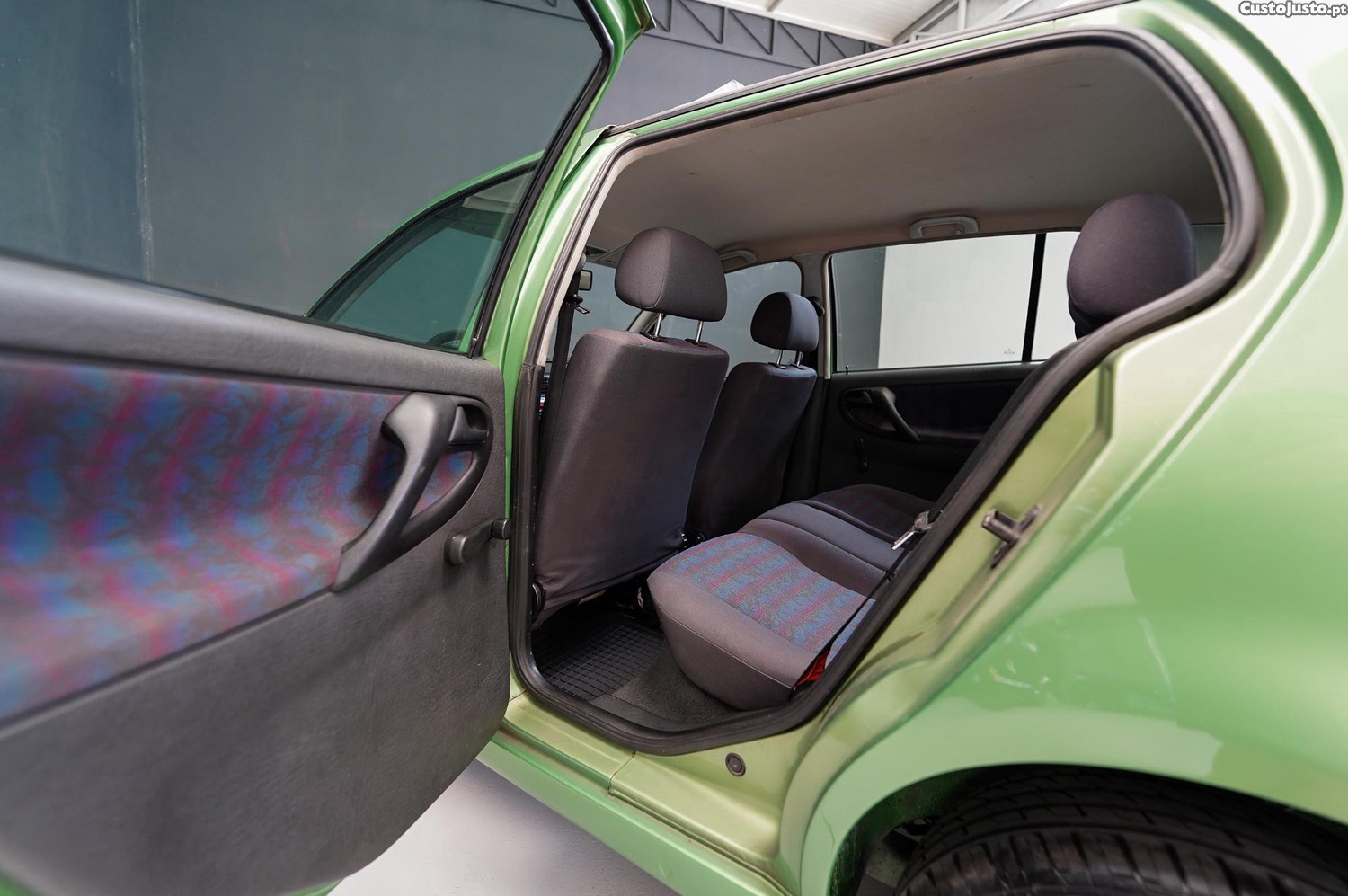 Volkswagen Polo 1.4 GL Highline — fotografia 16