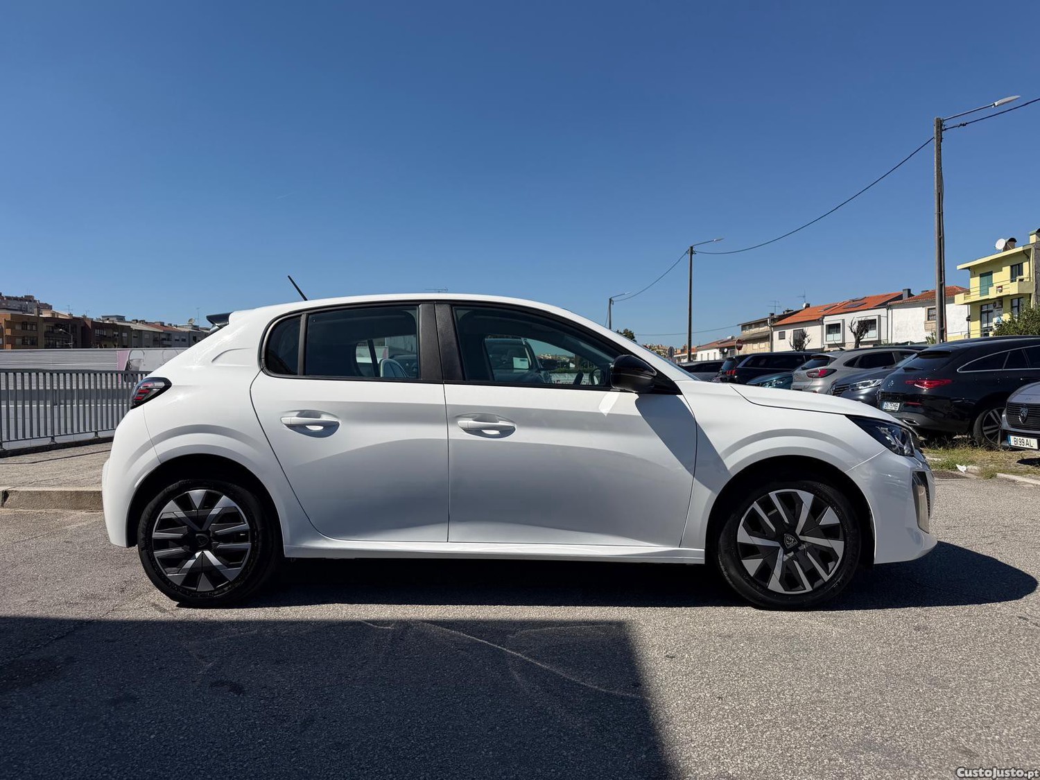 Peugeot 208 1.2 PureTech Active Pack - 24 — photo 5