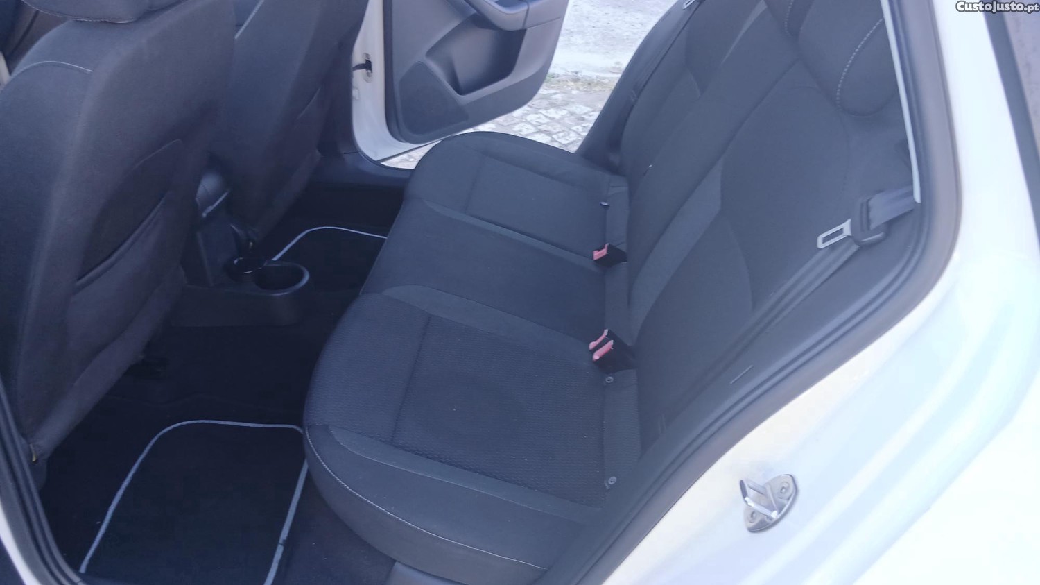Skoda Rapid ELEGANCE 1.2 SPACEBACK TSI IMPECÁVEL — fotografia 3