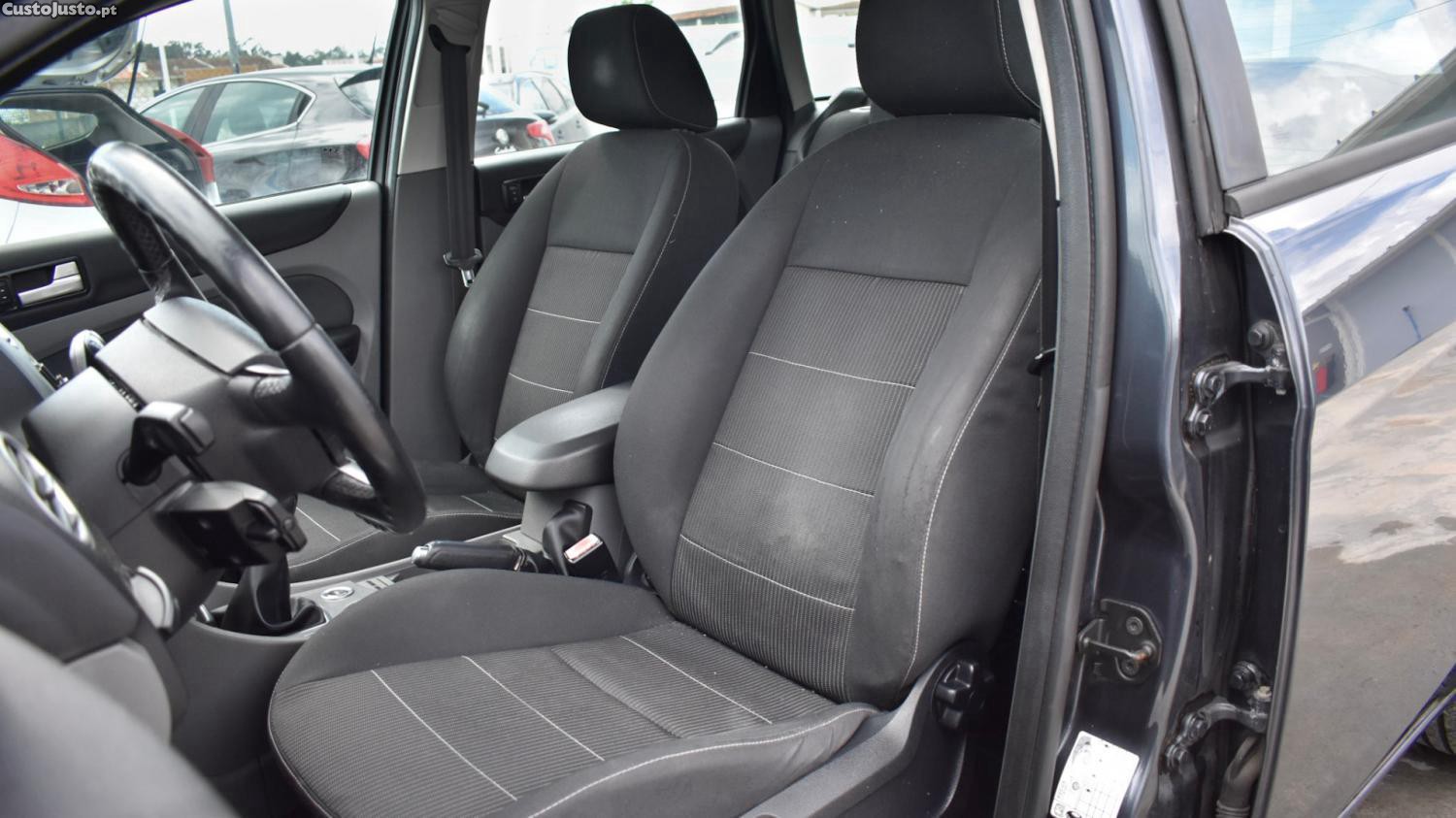 Ford Focus 1.6 TDCi - 10 — photo 4