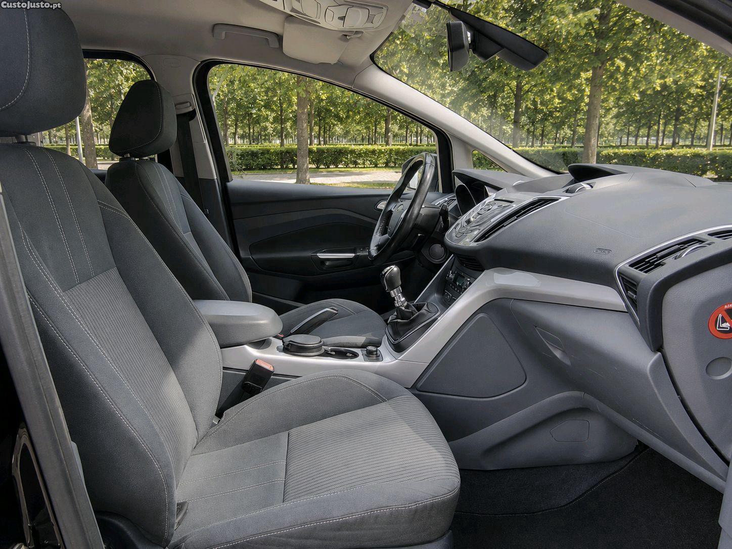 Ford Grand C-Max Titanium 7 Lugares — fotografia 2