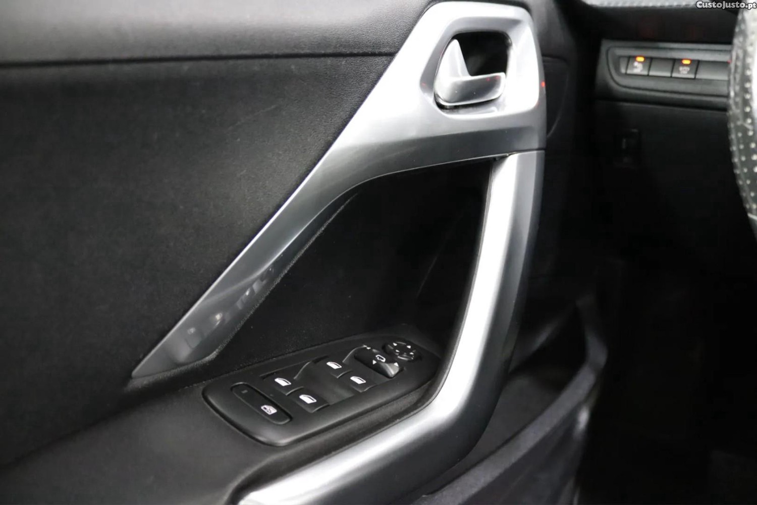 Peugeot 2008 1.2 PureTech Crossway EAT6 — fotografia 8