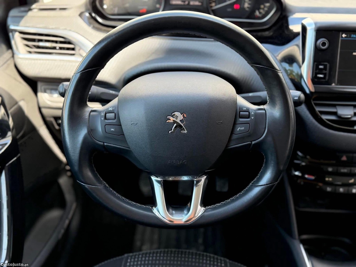Peugeot 208 1.5 BlueHDi Allure — fotografia 10