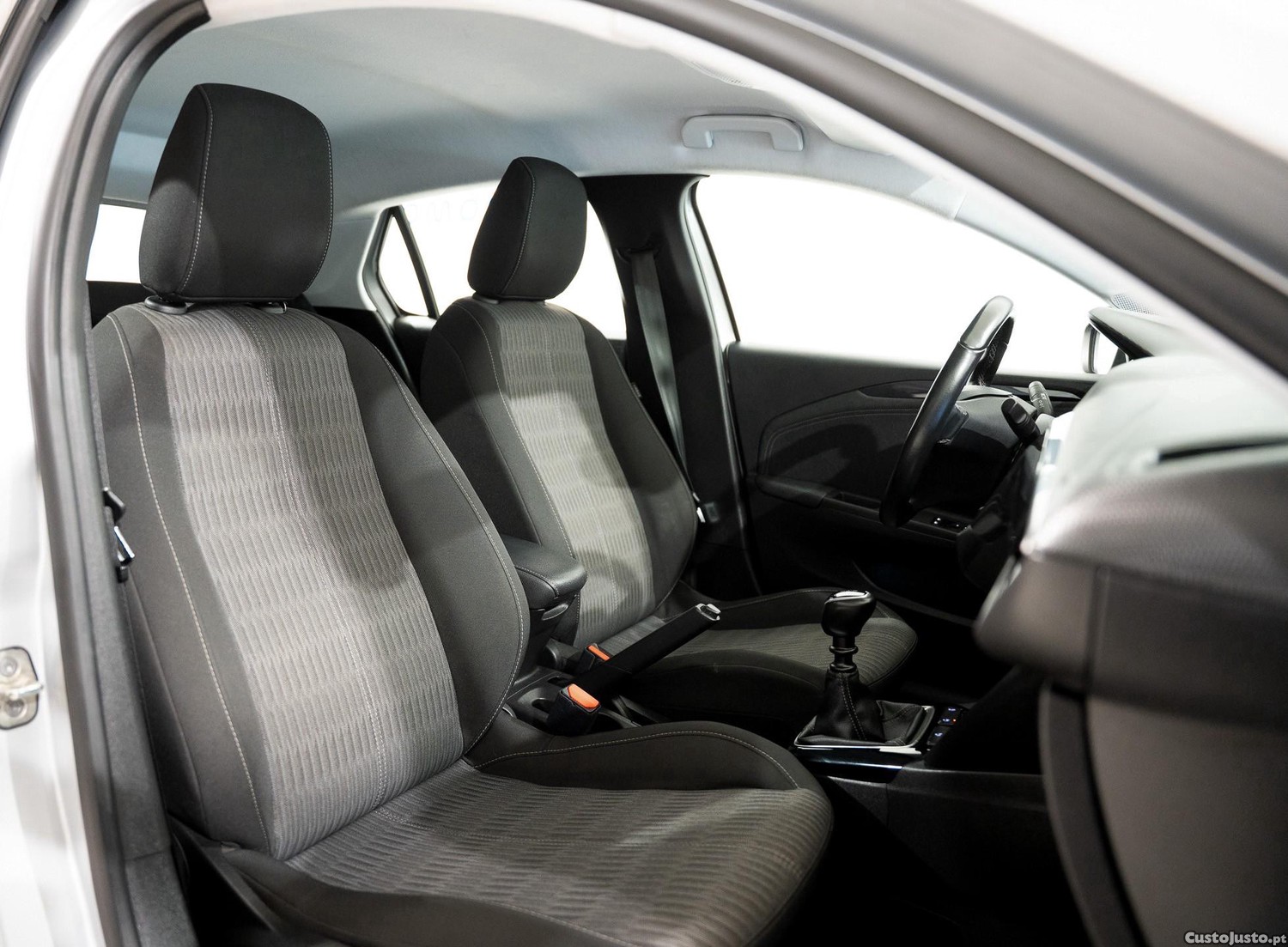 Opel Corsa 1.5 D Edition — fotografia 2