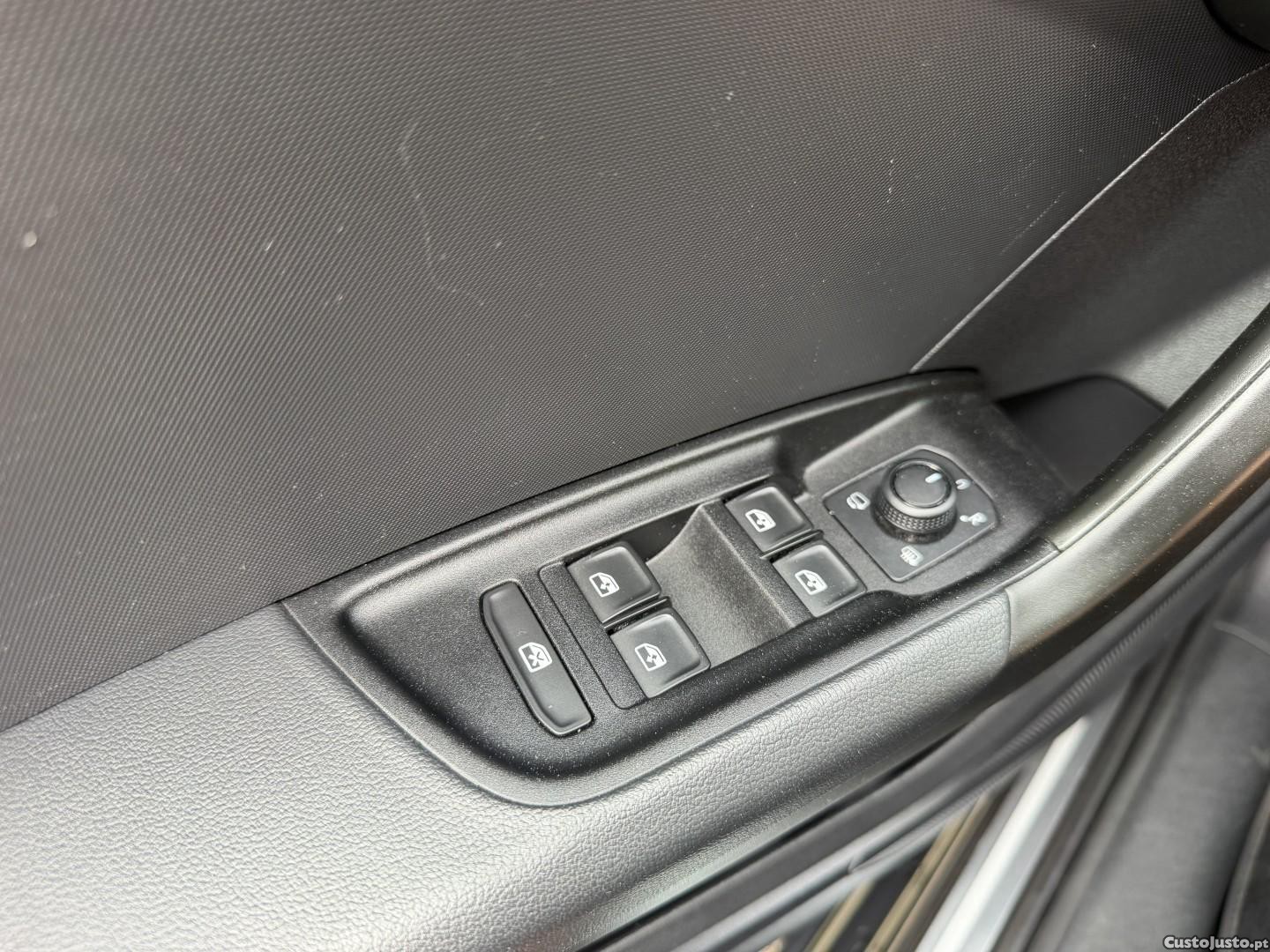 Audi A1 1.0 TFSI — fotografia 5