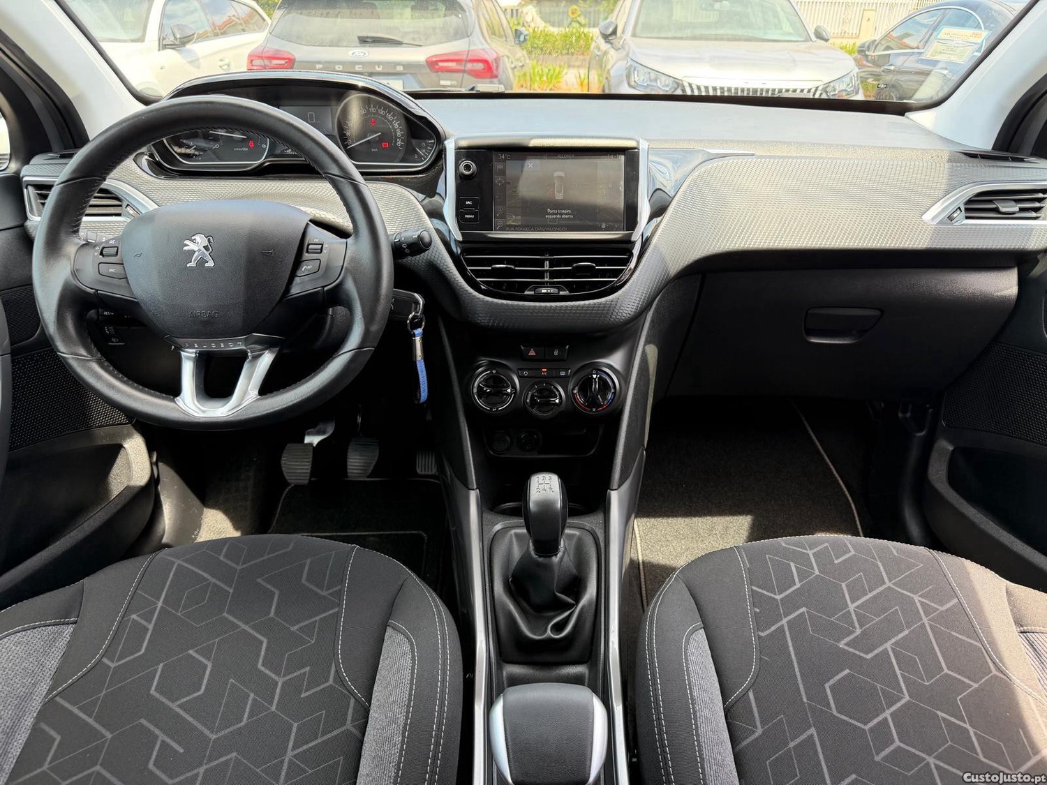 Peugeot 2008 1.6 BlueHDi Allure — fotografia 15