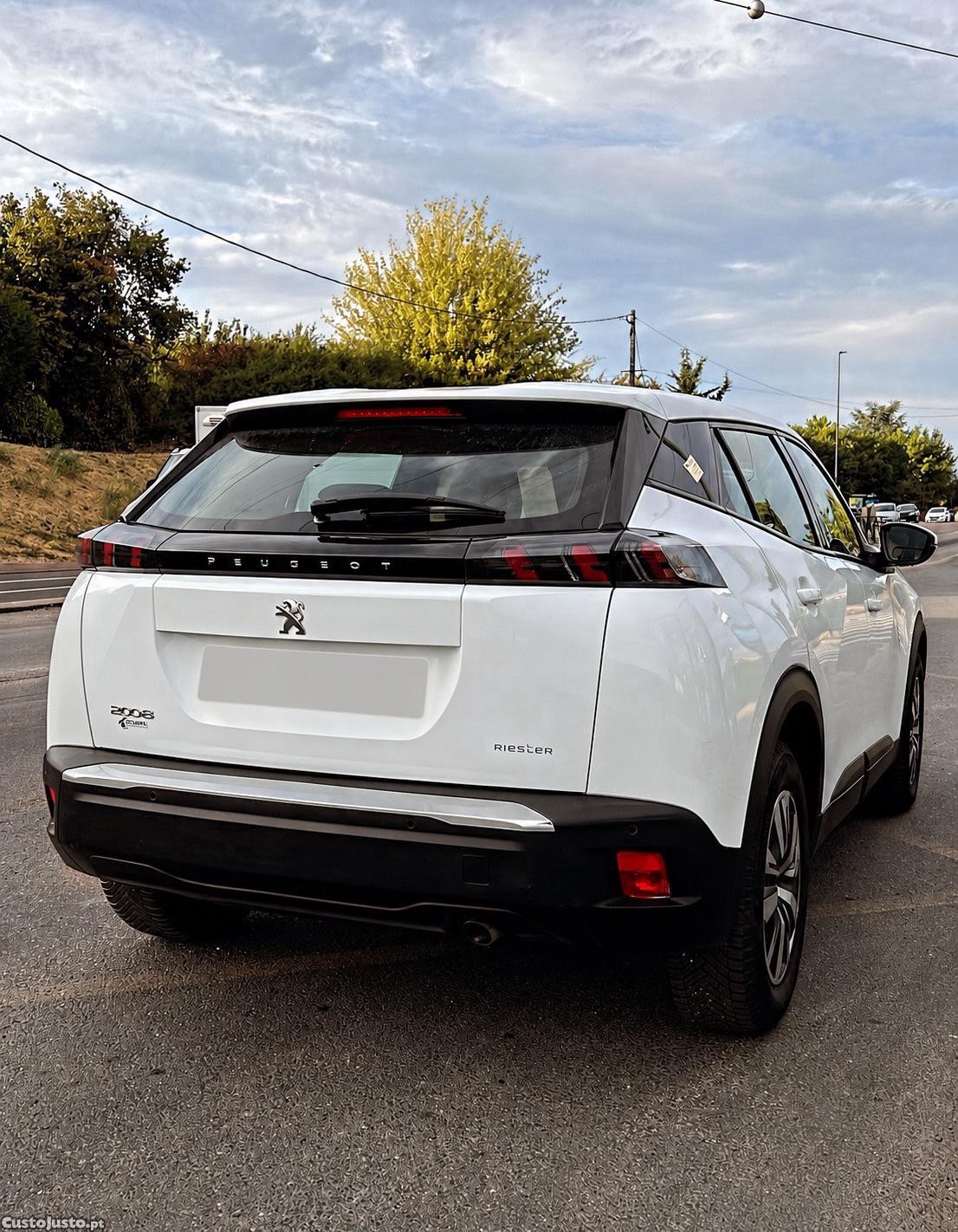 Peugeot 2008 1.5hdi 100cv — fotografia 2