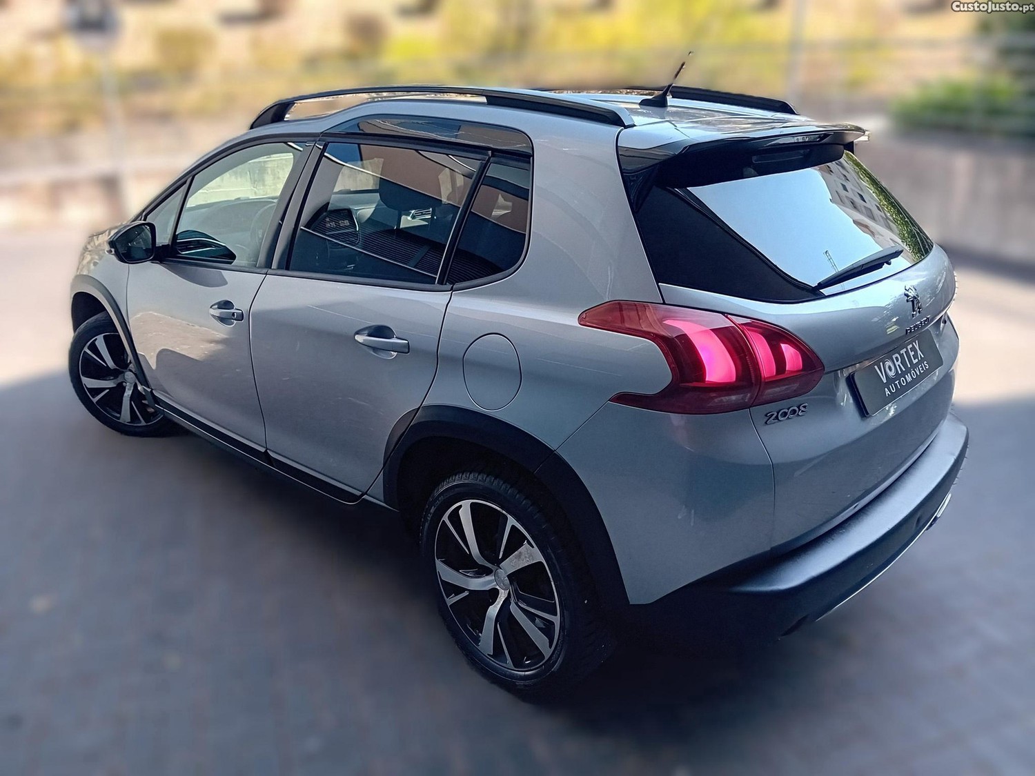 Peugeot 2008 1.2 PureTech GT Line — fotografia 15