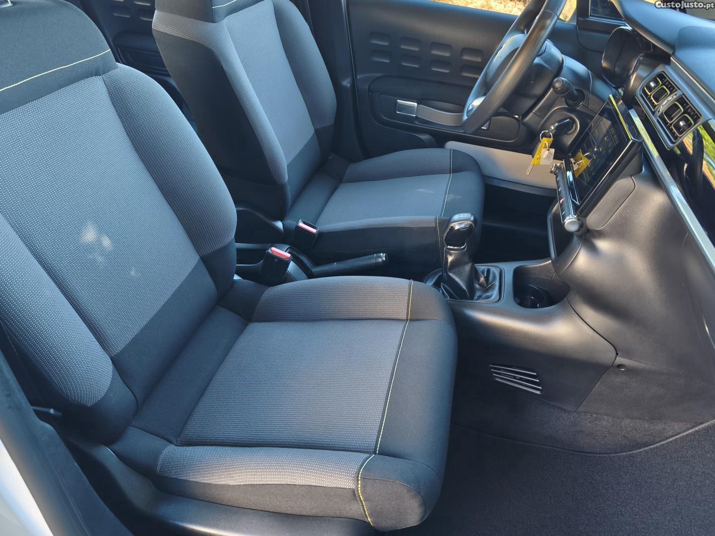 Citroën C3 1.2 PureTech Feel — fotografia 17