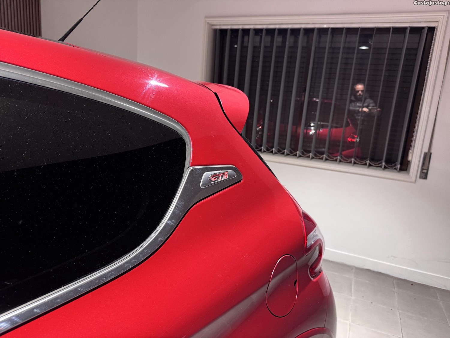 Peugeot 208 GTI. THP — fotografia 9