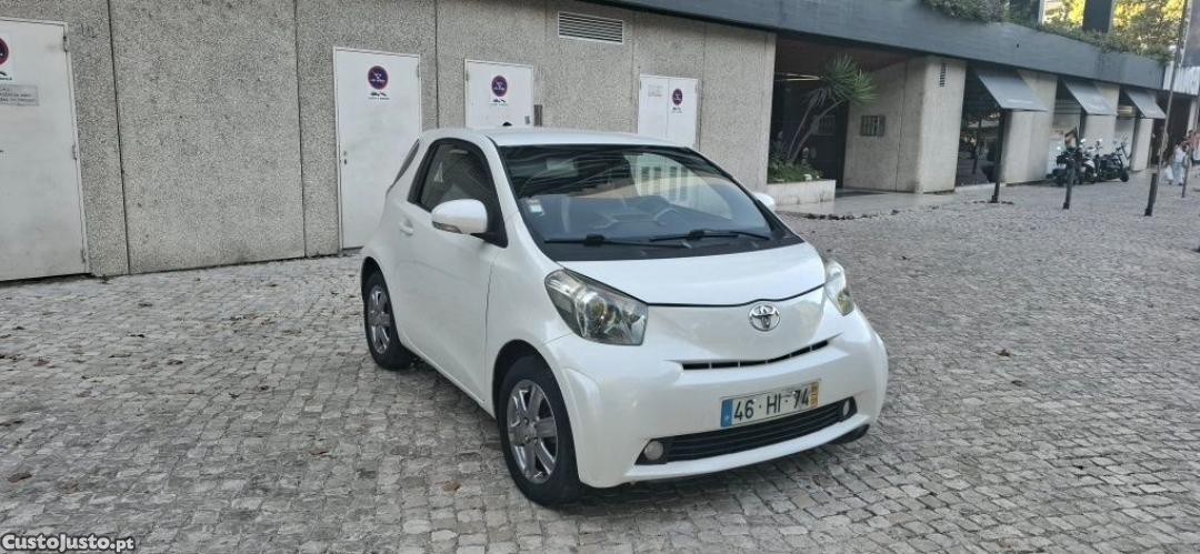 Toyota iQ VVT-i ( Full Extras) — fotografia 4