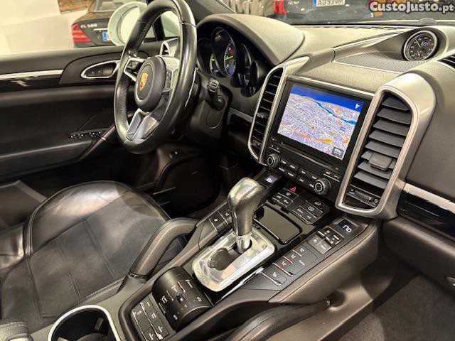 Porsche Cayenne S E-Hybrid Plug-in Platinium Edition — fotografia 3