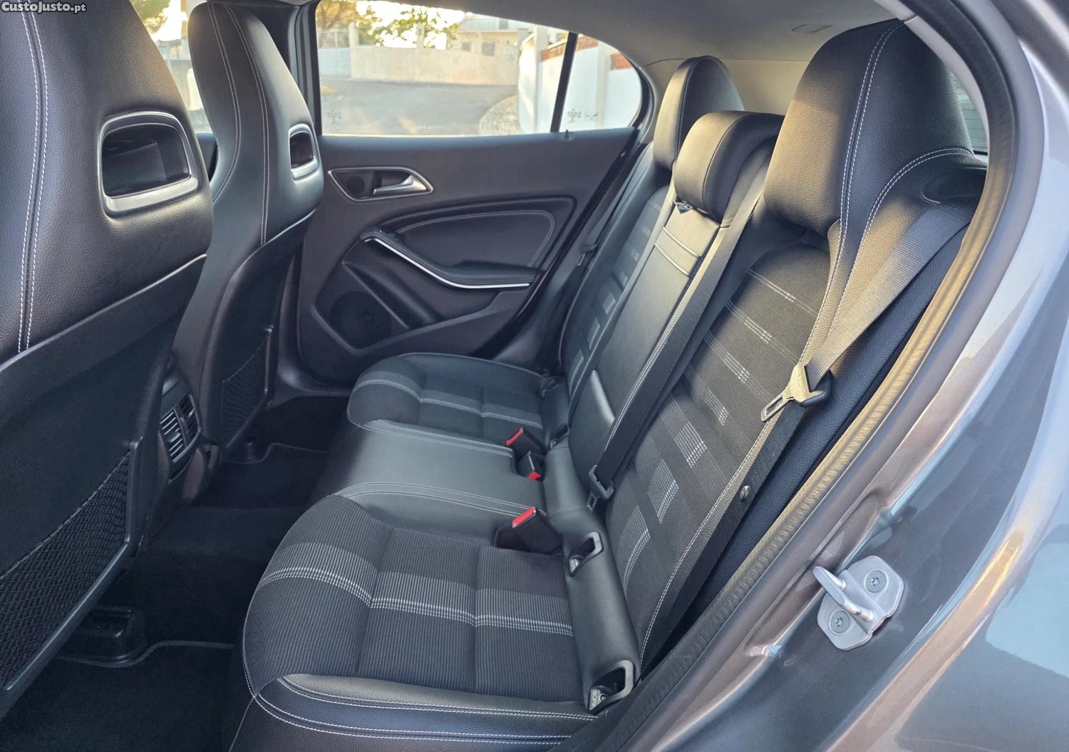 Mercedes-Benz GLA 180 d Urban — fotografia 7