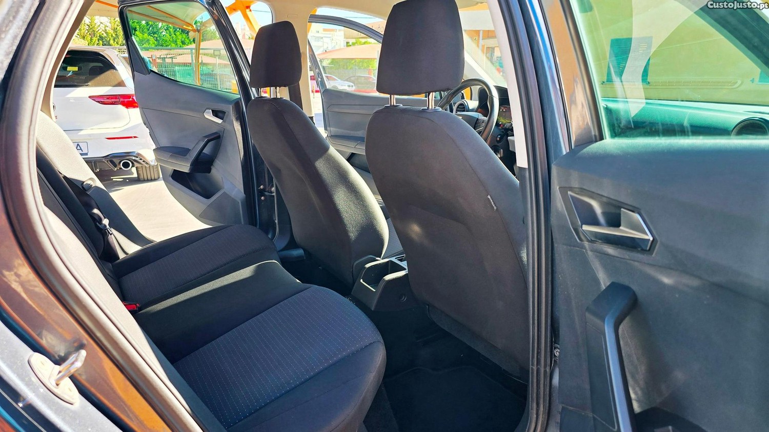 SEAT Arona 1.0 TSI Style DSG — fotografia 17