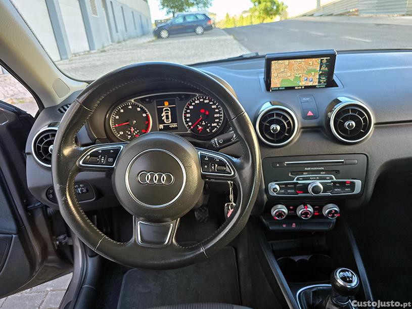 Audi A1 1.0 TFSI Design — fotografia 5