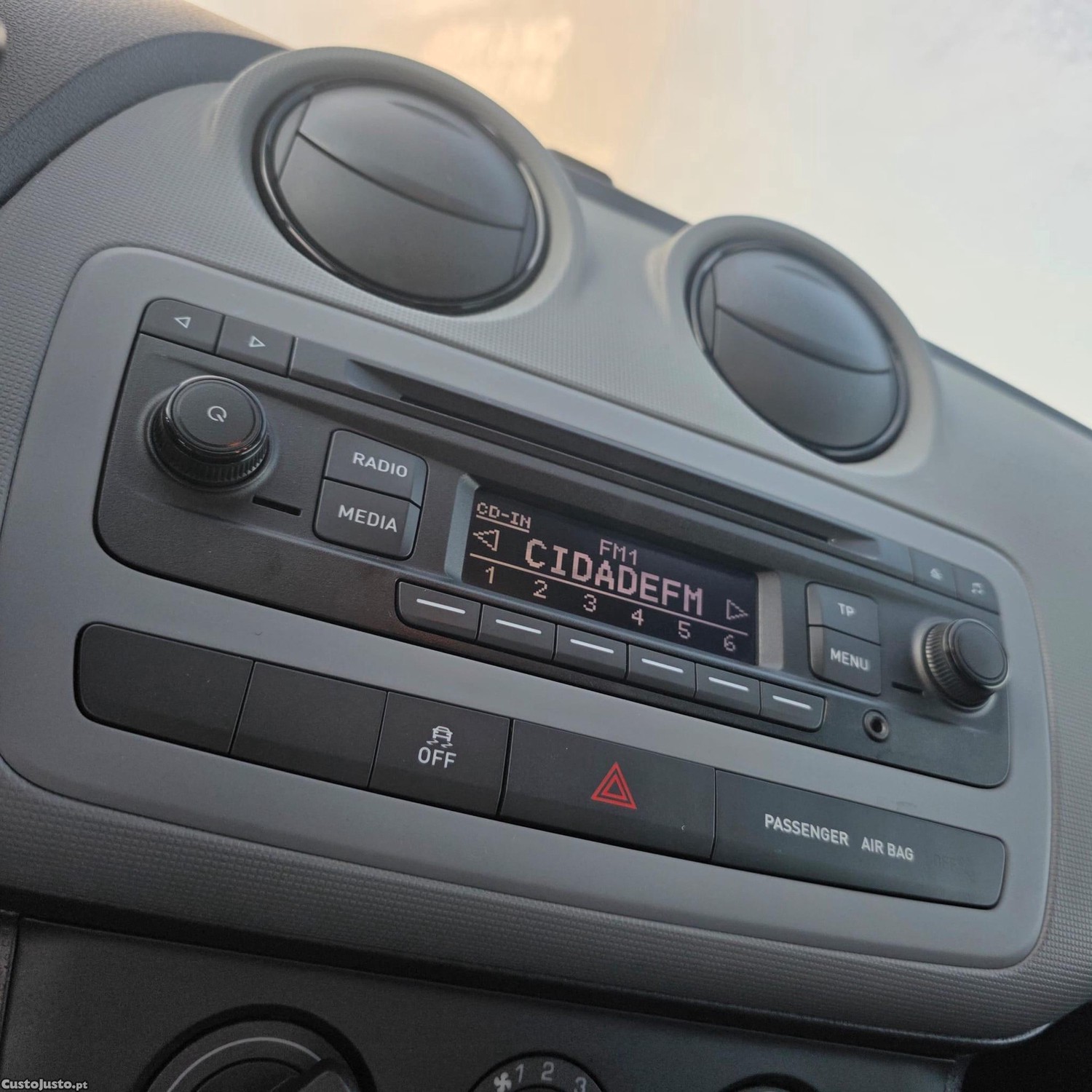 SEAT Ibiza 1.2 12V Reference — fotografia 19